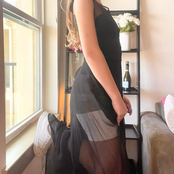 Elegant Black Sheer Evening Dress - Picture 2 of 7